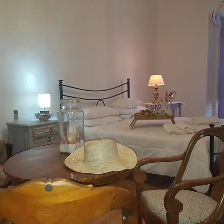 Julia Bed and Breakfast *