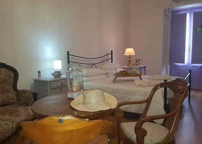 Julia Bed & Breakfast *