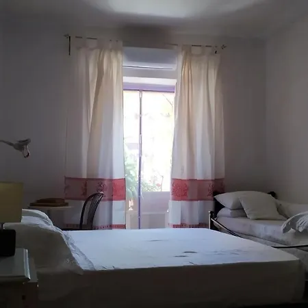 Julia Bed and Breakfast